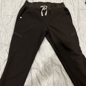Figs scrubs size medium in black